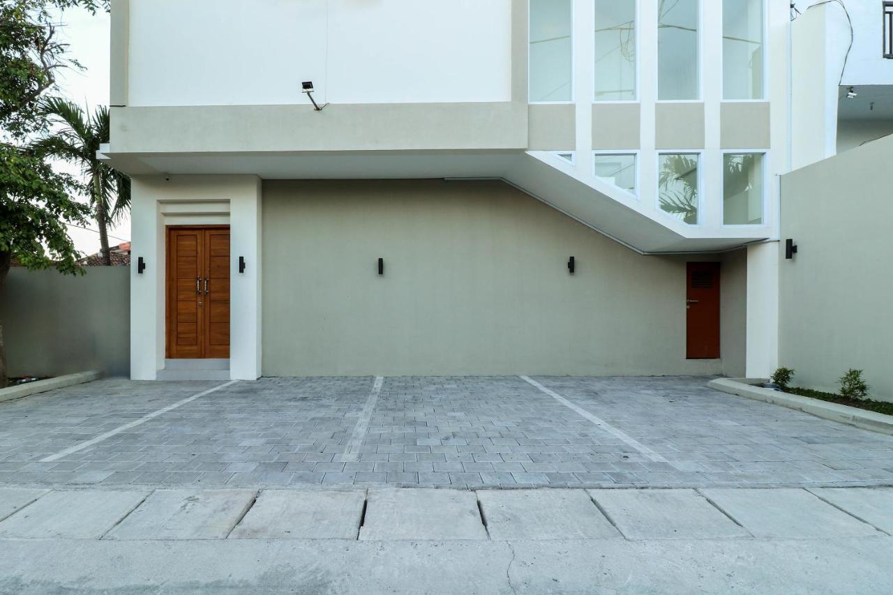 Oyo 1200 Kencana Residence Jimbaran  Exterior photo